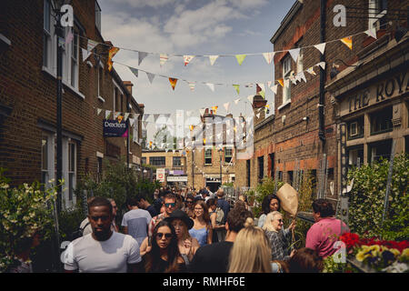 Londres, Royaume-Uni - mai 2018. Le Columbia Road Flower Market, un marché de rue dimanche dans le district londonien de Tower Hamlets. Banque D'Images