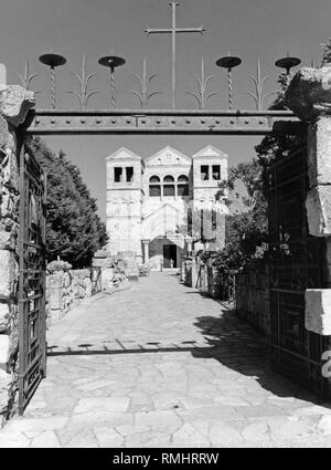 L'église de la Transfiguration sur le Mont Thabor en Israël. L'église a été construite par les moines Franciscains à l'endroit où est censé avoir eu lieu la transfiguration de Jésus, décrit dans la Bible. Banque D'Images