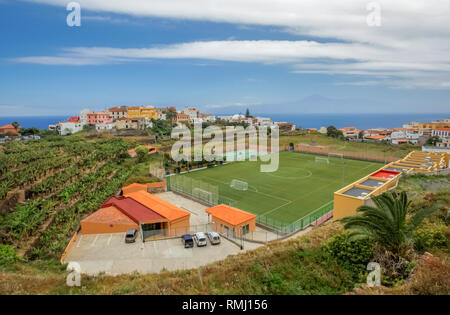 La Gomera, Espagne - Avril 2013 : terrain de football de Vallehermoso sur l'île de La Gomera, aux Canaries Banque D'Images