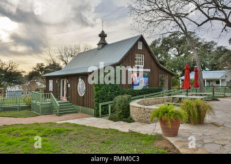 Round Top, Texas, United States of America - Décembre 27, 2016. La galerie à Round Top, avec la végétation. Banque D'Images