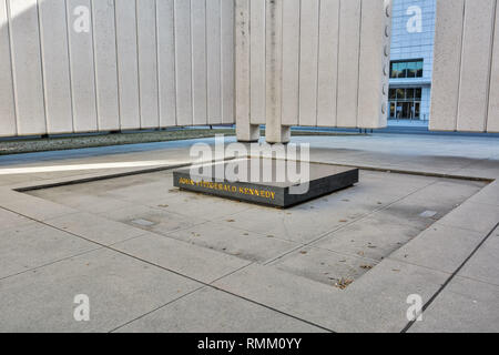 Dallas, Texas, États-Unis d'Amérique - 31 décembre 2016. Carré de granit du Kennedy Memorial à Dallas, TX. Banque D'Images