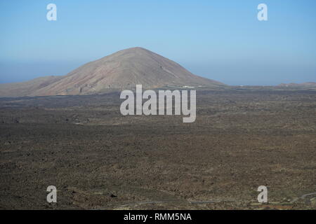 Wanderung bei Mancha Blanca, Lavameer und Vulkane, Lanzarote, Kanarische Inseln, Spanien Banque D'Images