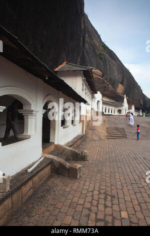 Dambulla, Sri Lanka - Janvier 20,2019 : Dambulla cave temple aussi connu comme le Temple d'or de Dambulla. Dambulla est le plus grand et le mieux préservé cav Banque D'Images