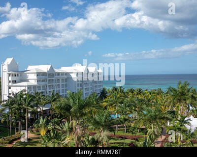 Ocho Rios, Jamaïque - 25 janvier 2019 : grand hôtel resort des Caraïbes depuis le balcon Banque D'Images