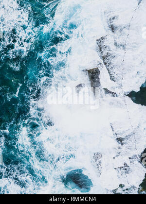 Vue aérienne de l'épouvantail des bains Océan Trou à Newcastle, Australie Banque D'Images
