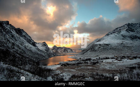 Paysage de montagne, Vareid, Flakstad, Lofoten, Nordland, Norvège. Banque D'Images