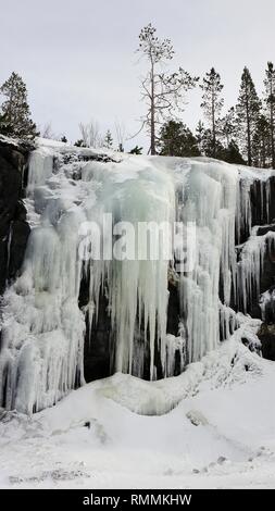 Cascade de glace de l'Arctique, en Norvège Banque D'Images