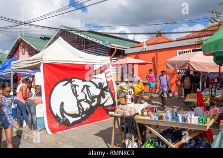 Les étals de marché à Castries Marché Central, John Compton, l'Autoroute, Castries, Sainte-Lucie, Lesser Antilles, Caribbean Banque D'Images