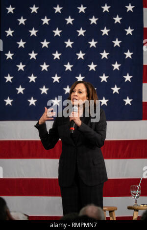 North Charleston, États-Unis. Feb 15, 2019. Le sénateur Kamala Harris adresse un événement de ville lors de sa campagne pour l'investiture présidentielle démocratique le 15 février 2019 à North Charleston, Caroline du Sud. Caroline du Sud est la première primaire démocrate du sud à la course présidentielle. Credit : Planetpix/Alamy Live News Banque D'Images