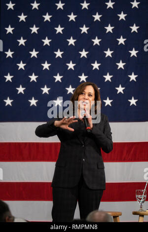 North Charleston, États-Unis. Feb 15, 2019. Le sénateur Kamala Harris adresse un événement de ville lors de sa campagne pour l'investiture présidentielle démocratique le 15 février 2019 à North Charleston, Caroline du Sud. Caroline du Sud est la première primaire démocrate du sud à la course présidentielle. Credit : Planetpix/Alamy Live News Banque D'Images