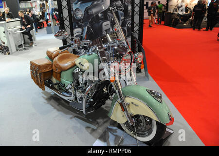 Londres, Royaume-Uni. Feb 15, 2019. Un chef indien Vintage 1811cc Moto exposée au MCN Carole Nash London Motorcycle Show qui aura lieu à l'ExCel London, Royaume-Uni. Le salon dispose d''une grande variété de transport sur roues de motos, scooters et superbikes à des choppers personnalisés à partir de la page les fabricants de motocyclettes, autour de 40 000 fans sont attendus pour visiter l'exposition, allant des amateurs de deux roues baby boomer, né de nouveau les motards à leur moto ultime pour un rêve roadtrip. Crédit : Michael Preston/Alamy Live News Banque D'Images