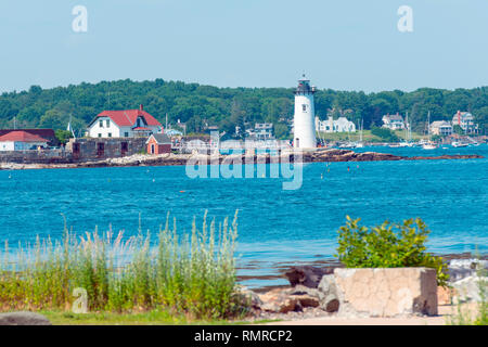 Phare du port de Portsmouth et Fort Constitution State Historic Site en été, New Castle, New Hampshire, USA. Banque D'Images