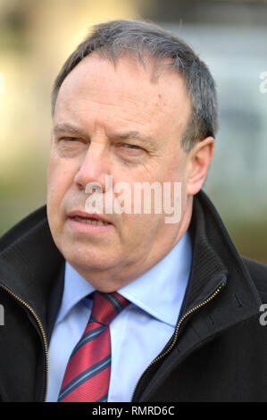 Nigel Dodds MP (DUP : Belfast Nord) leader du DUP à Westminster, interviewé sur College Green, Westminster, London Feb 2019 Banque D'Images