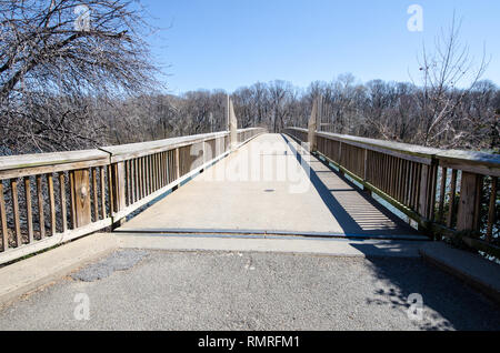 Pont sur la rivière menant à Potomoc Theodore Roosevelt Island à Washington DC Banque D'Images