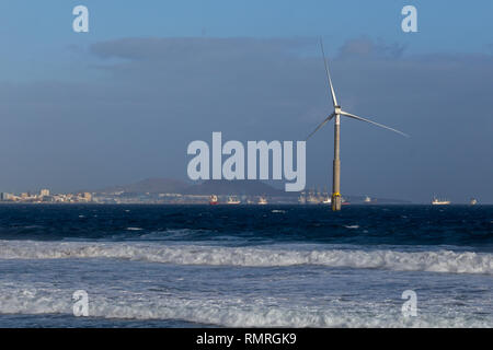 Las Palmas, Espagne - Février 2, 2019 : Eolic turbine dans l'océan Atlantique près de Las Palmas de Gran de canaris en Espagne Banque D'Images