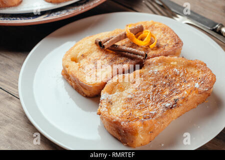 Torrijas', 'dessret espagnol typique de Carême et de Pâques Banque D'Images