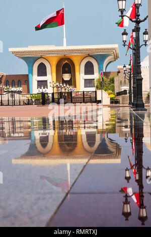 Palais du Sultan Qaboos à Mascate et réflexions sur les marbres Banque D'Images