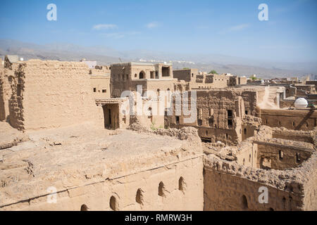 Vieux maisons de boue dans l'ancien village d'Al Hamra (Oman) Banque D'Images