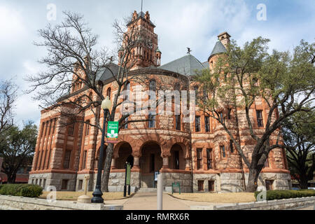 Waxahachie, Texas, États-Unis d'Amérique - le 21 janvier 2017. Vue extérieure de Ellis County Courthouse dans Waxahachie, TX, avec des arbres. Banque D'Images