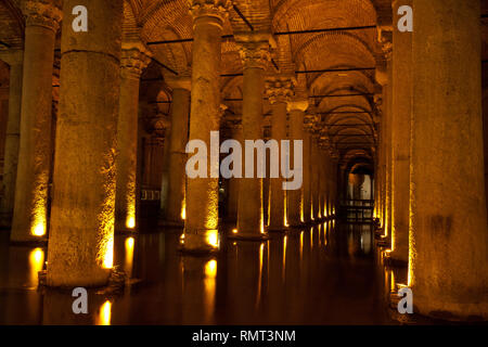 La Citerne Basilique - réservoir d'eau souterrain construit par l'Empereur Justinianus au 6ème siècle, Istanbul, Turquie Banque D'Images