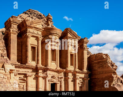 Le monastère, Ad-Deir, Petra, le Gouvernorat de Ma'an, Jordanie Banque D'Images