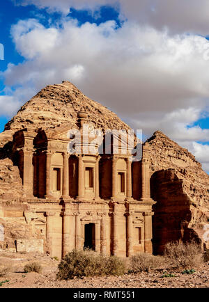 Le monastère, Ad-Deir, Petra, le Gouvernorat de Ma'an, Jordanie Banque D'Images