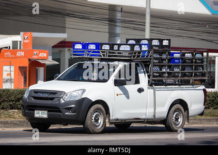 Chiang Mai, Thaïlande - 4 Février 2019 : l'eau potable d'une camionnette de livraison. Sur road no.1001, à 8 km de la ville de Chiangmai. Banque D'Images