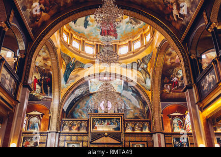 27 janvier 2019 - Égypte, Sharm El-Sheikh. L'Église copte chrétienne. L'intérieur du dome et de l'autel Banque D'Images