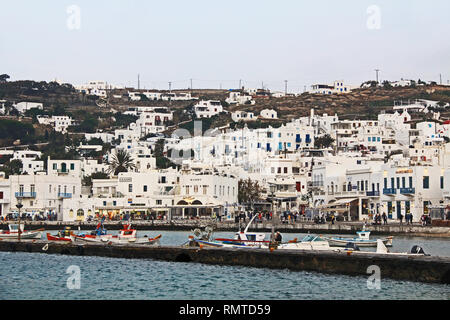 Port de Chora, sur l'île de Mykonos, Grèce. Banque D'Images