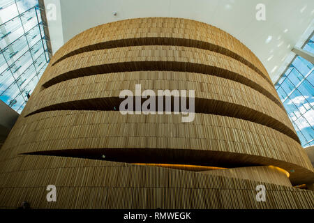 Le noyau de bois à l'intérieur du nouvel Opéra d'Oslo en Norvège. Banque D'Images