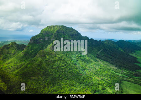 Kauai est la quatrième plus grande île et est parfois appelé le jardin de l'île, ce qui est tout à fait exact Banque D'Images