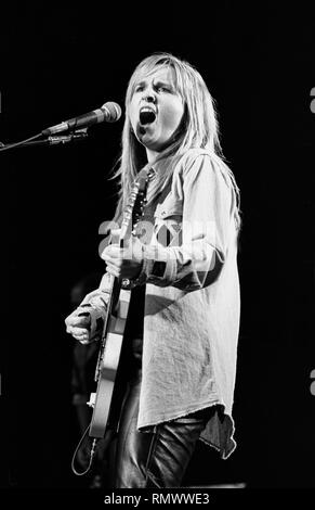 Musicien Melissa Etheridge est montré sur scène pendant un concert en direct de l'apparence. Banque D'Images