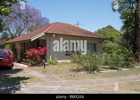 L'un des premiers chalets Bungalow Fédération construit dans le quartier de Daceyville, Sydney, Australie Banque D'Images