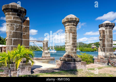 Colonnes d'anciens Boat House, Nelson's Dockyard National Park, paroisse Saint Paul, Antigua, Antigua et Barbuda, Lesser Antilles, Caribbean Banque D'Images