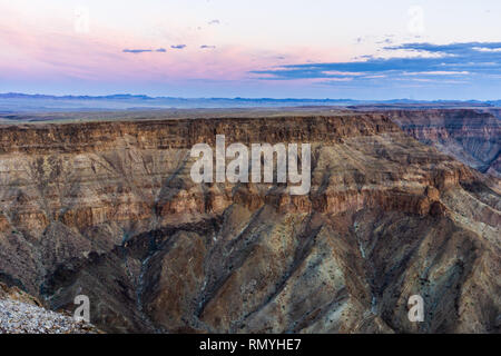 Fishriver Canyon au coucher du soleil, la Namibie soir Banque D'Images