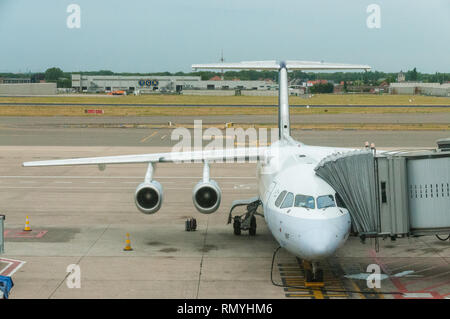 Bea-146 Avroliner RJ stationné à l'aéroport de Bruxelles Banque D'Images