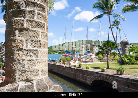 Piliers de l'ex-Boat House, Nelson's Dockyard National Park, paroisse Saint Paul, Antigua, Antigua et Barbuda, Lesser Antilles, Caribbean Banque D'Images