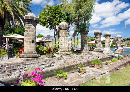 Piliers de l'ex-Boat House, Nelson's Dockyard National Park, paroisse Saint Paul, Antigua, Antigua et Barbuda, Lesser Antilles, Caribbean Banque D'Images