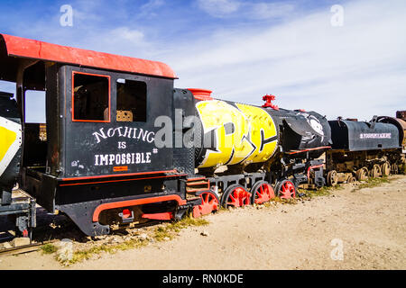 Altiplano, Bolivie le 23 avril 2017 - Vue sur le cimetière des trains à Uyuni, Bolivie Banque D'Images