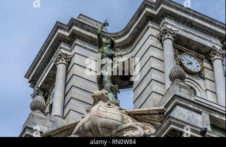 La banque BBVA Banco del comercio (Ancien bâtiment), situé dans la Gran Vía de Don Diego López de Haro et Alameda de Mazarredo crossing. Bilbao, Pays Basque, Banque D'Images