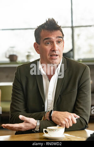 Le Dr Peter Frankopan en conversation à Oxford, Angleterre Banque D'Images