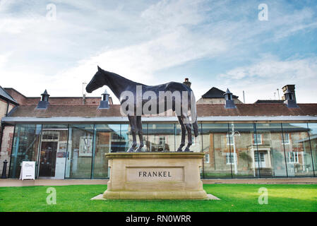 Statue de Frankel le merveilleux cheval de course au musée des courses de chevaux à Newmarket Banque D'Images