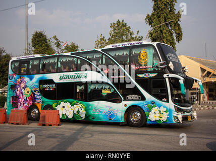 Chiang Mai, Thaïlande - 16 Février 2019 : Bus voyage privée . Photo à la gare routière de Chiangmai. Banque D'Images