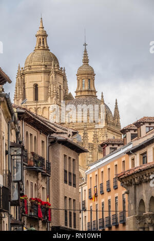 Eglise de Saint Martin, Medina del Campo Square, Segovia, Castle-Leon, Espagne. Construite au xiie siècle en style roman. Banque D'Images