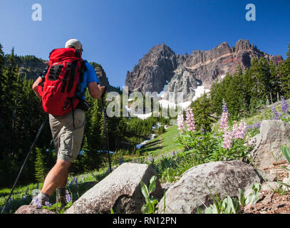 Randonnée en montagne près de Jack à trois doigts Soeurs Oregon Banque D'Images