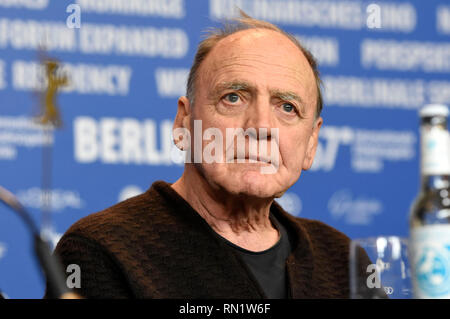 Berlin, Allemagne. Feb 13, 2017. Bruno Ganz pendant "le parti' conférence de presse au 67e Festival International du Film de Berlin/Berlinale 2017 le 13 février 2017 à Berlin, Allemagne. Utilisation dans le monde entier | Credit : dpa/Alamy Live News Banque D'Images