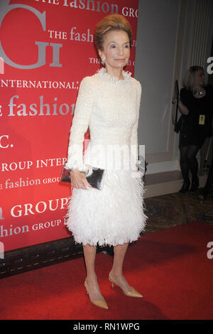 ***PHOTO** Lee Radziwill, soeur cadette de Jackie Kennedy Onassis, est décédé 85 ans Lee Radziwell au Fashion Group International annuel du 28e Nuit des Etoiles au Cipriani Wall Street le 27 octobre 2011 à New York City Crédit : Dennis Van Tine/MediaPunch Banque D'Images