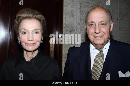 ***PHOTO** Lee Radziwill, soeur cadette de Jackie Kennedy Onassis, est décédé 85 ans Lee Radziwill et guest au cours de la 'One Night avec Joan' après réception à la performance du Feinstein au Loews Regency Ballroom de l'hôtel Regency à New York City. Crédit : Walter McBride/MediaPunch Banque D'Images