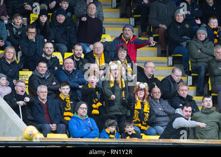 Tony Macaroni Arena, Livingston, Royaume-Uni. 16 Février, 2019. Football Premiership Ladbrokes, Livingston contre Dundee ; Livingston fans s'animent : Action Crédit Plus Sport/Alamy Live News Banque D'Images