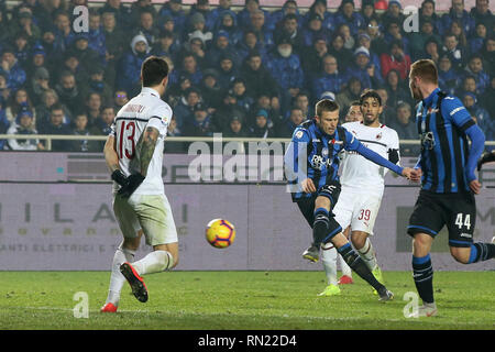 Foto Mauro Locatelli/LaPresse 16 febbraio 2019 Bergame, Italia sport calcio Atalanta vs Milan - Campionato di Calcio Serie A TIM 2018/2019 - stadio Atleti Azzurri D'Italia. Nella foto : Ilicic dans azione Photo Mauro Locatelli/LaPresse 16 février 2019 Bergame, Italie Sports Football Atalanta vs Milan- championnat de football italien une ligue TIM 2018/2019 - Atleti Azzurri D'Italia stadium. Dans le pic : Ilicic Banque D'Images